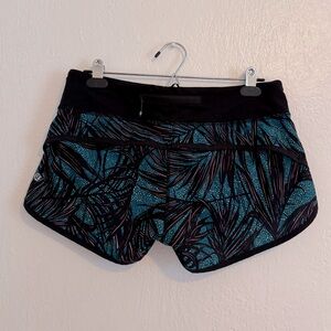 Lululemon shorts size 6